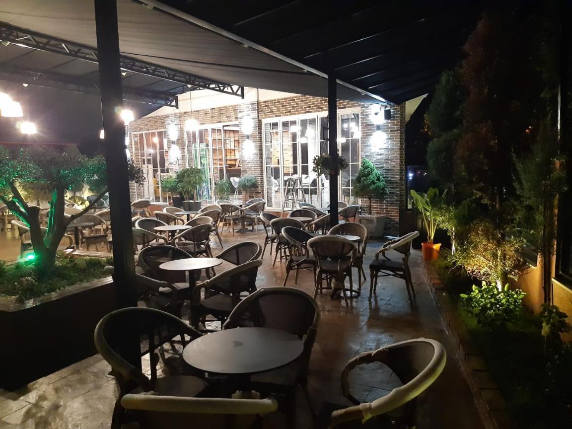 Hotel Golden Elbasan Exterior foto